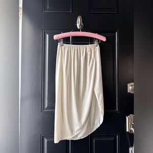 VTG Vanity Fair Pale Yellow Cream Lace High Slit Half Slip Size S